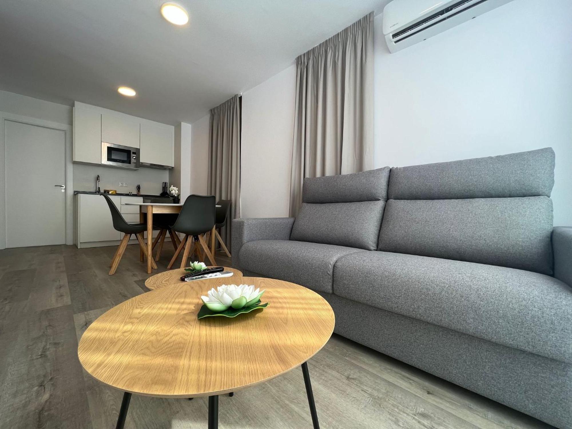 Apartamentos Aurea Pal 8 Y Gran Atenea Esperanto 5 เบนิดอร์ม ภายนอก รูปภาพ